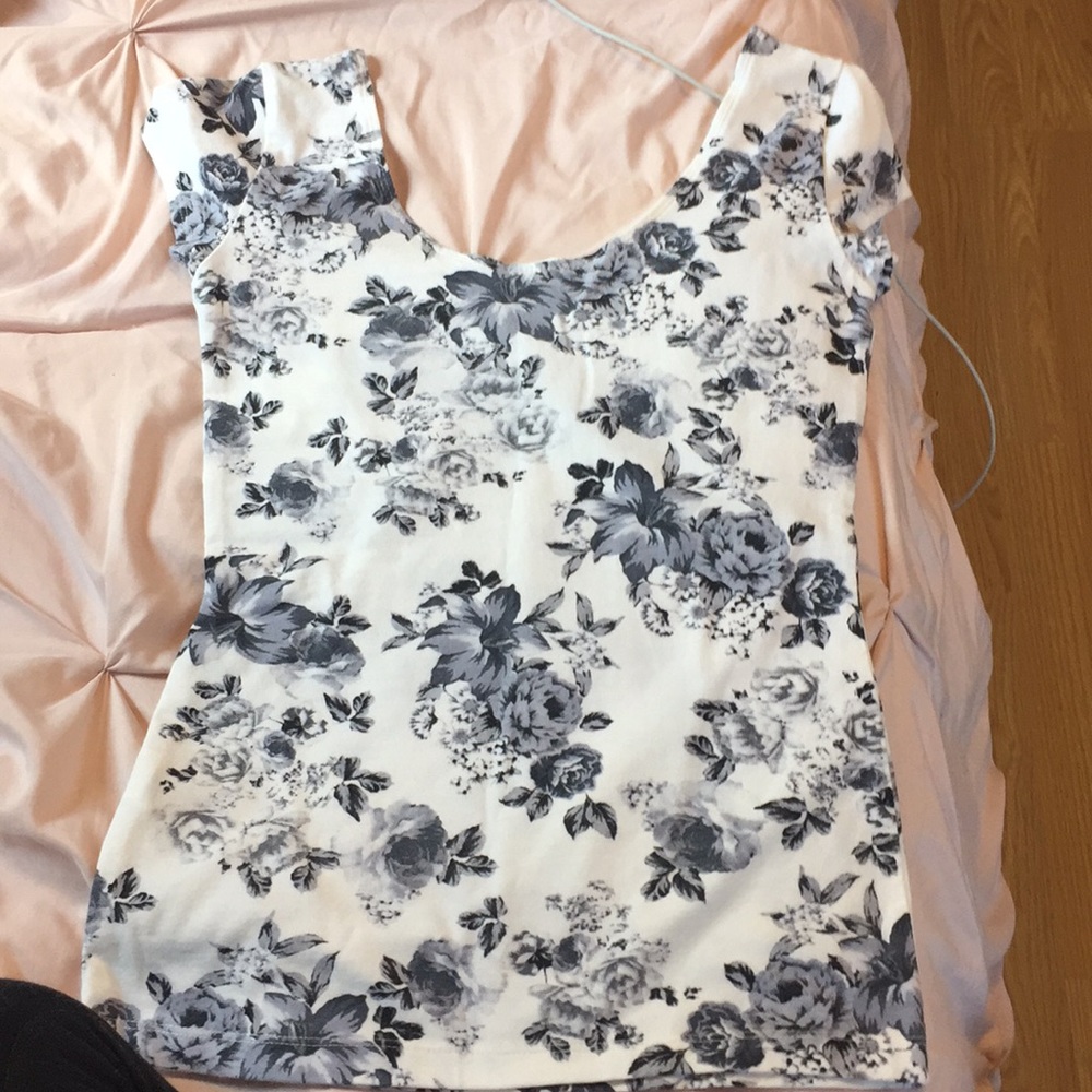 Ballerina Tee (Garage)